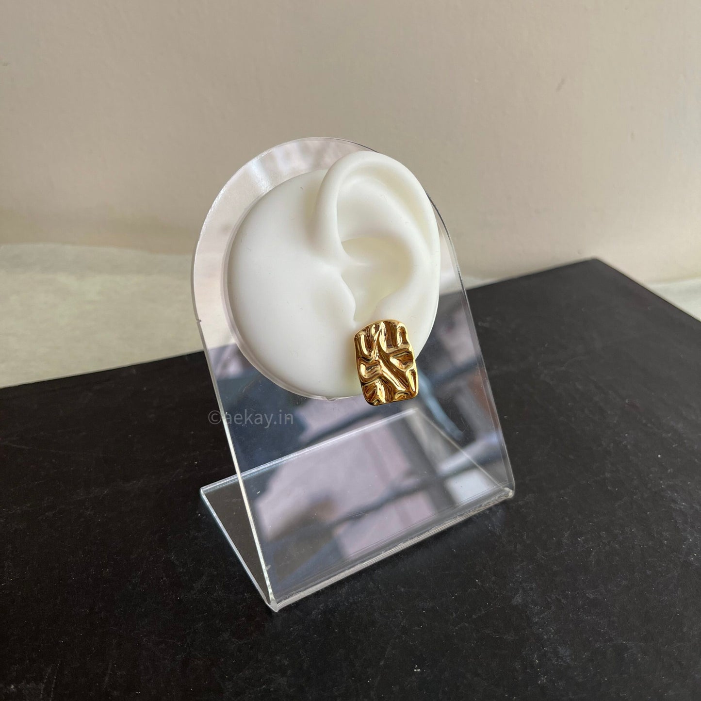 Hammered Studs