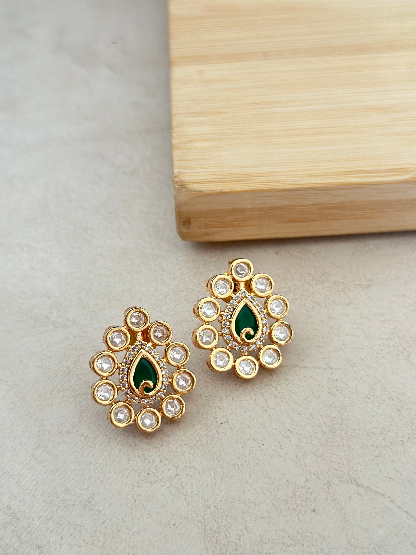 Yauvani Tyani Kundan Studs