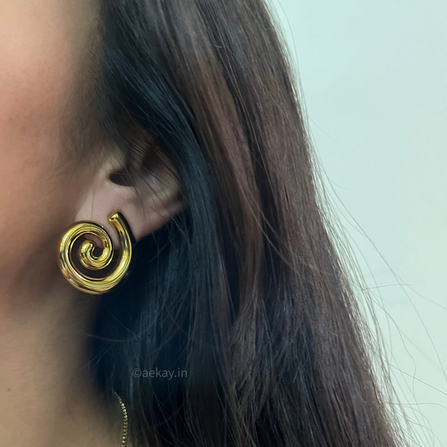 Swirl Studs