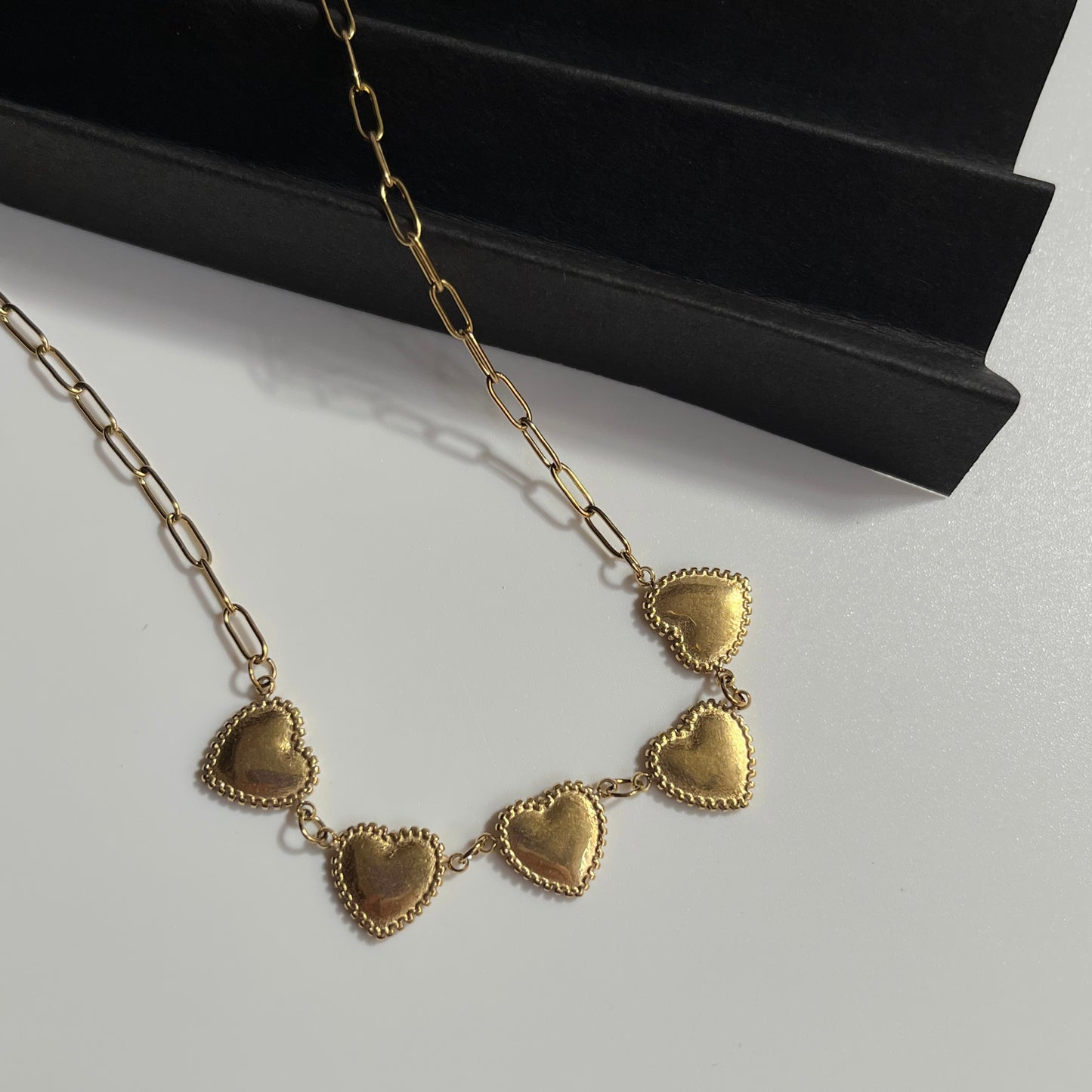 Amorist Choker Set