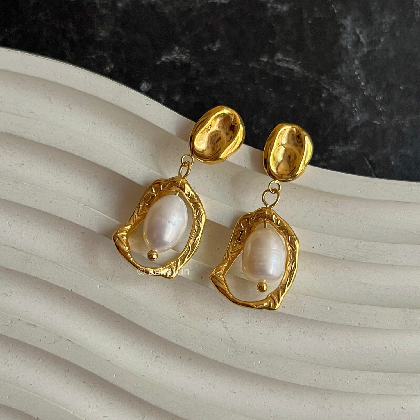Joanne Pearl Earrings