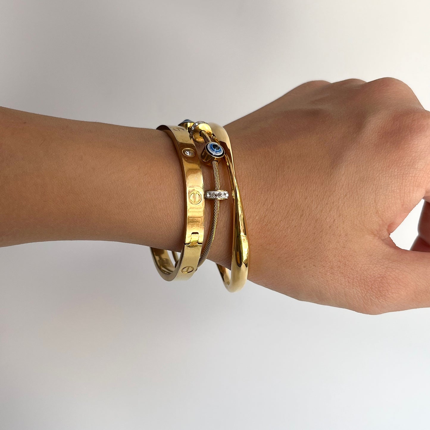 Leher Cuff