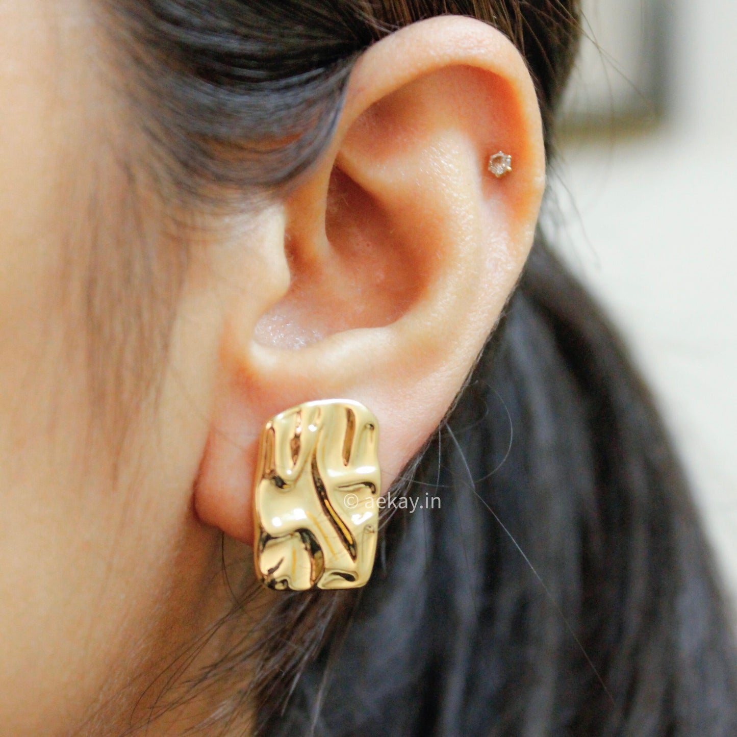 Hammered Studs