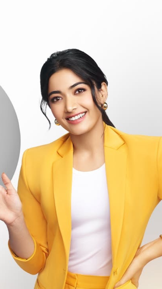 Rashmika Mandanna- Quinn Oval Studs