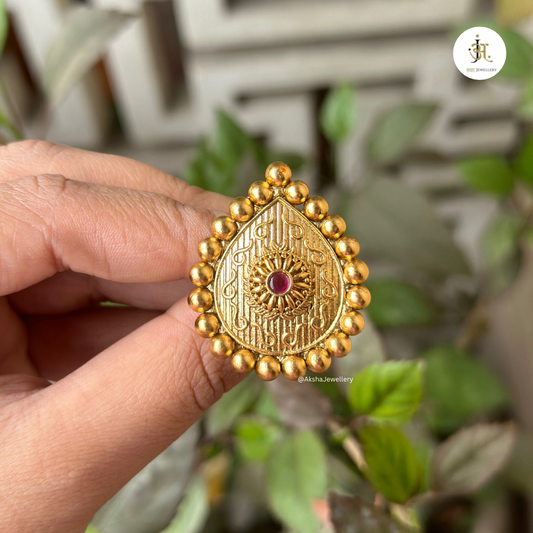 Meera Gold Ring