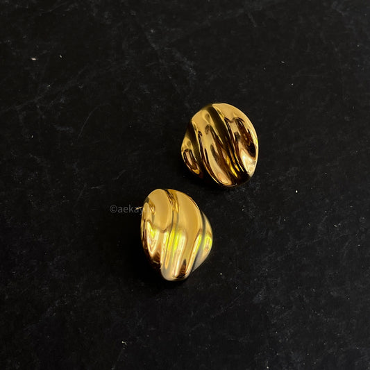Fluted Swirl Studs