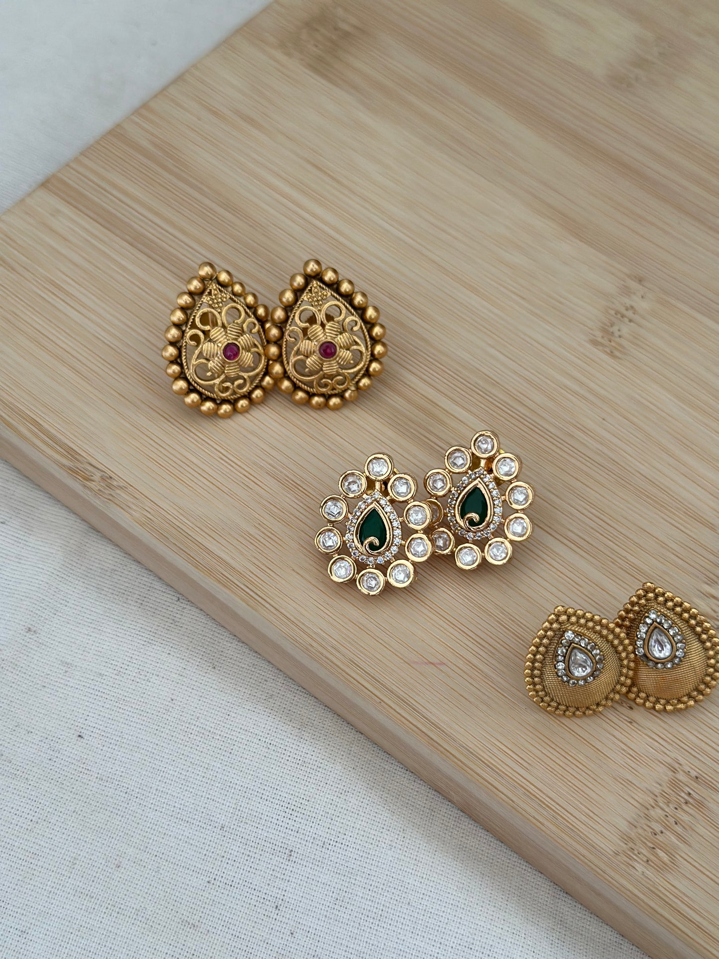 Afreen Gold Studs