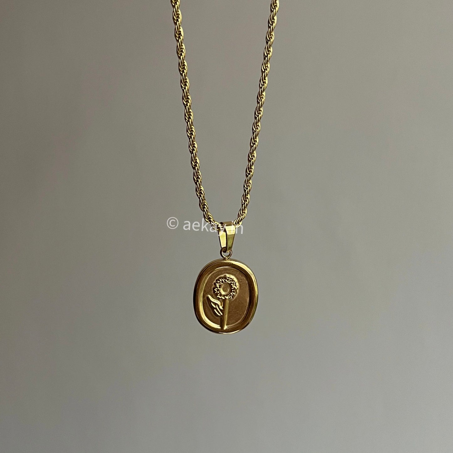 Bloom Pendant Necklace
