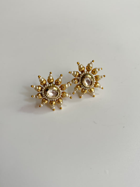 Chakr- Kundan Studs
