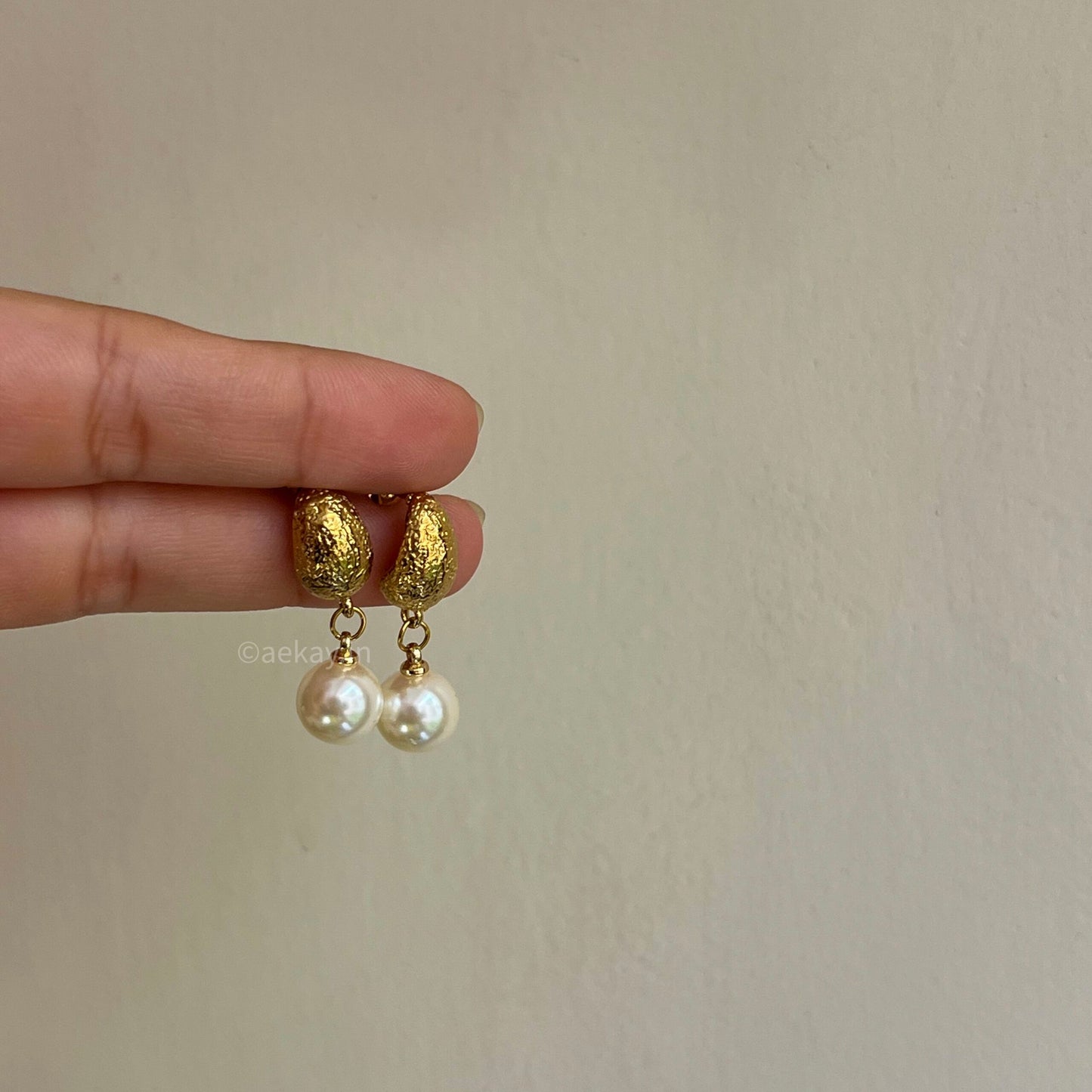 Elodie Pearl Drops