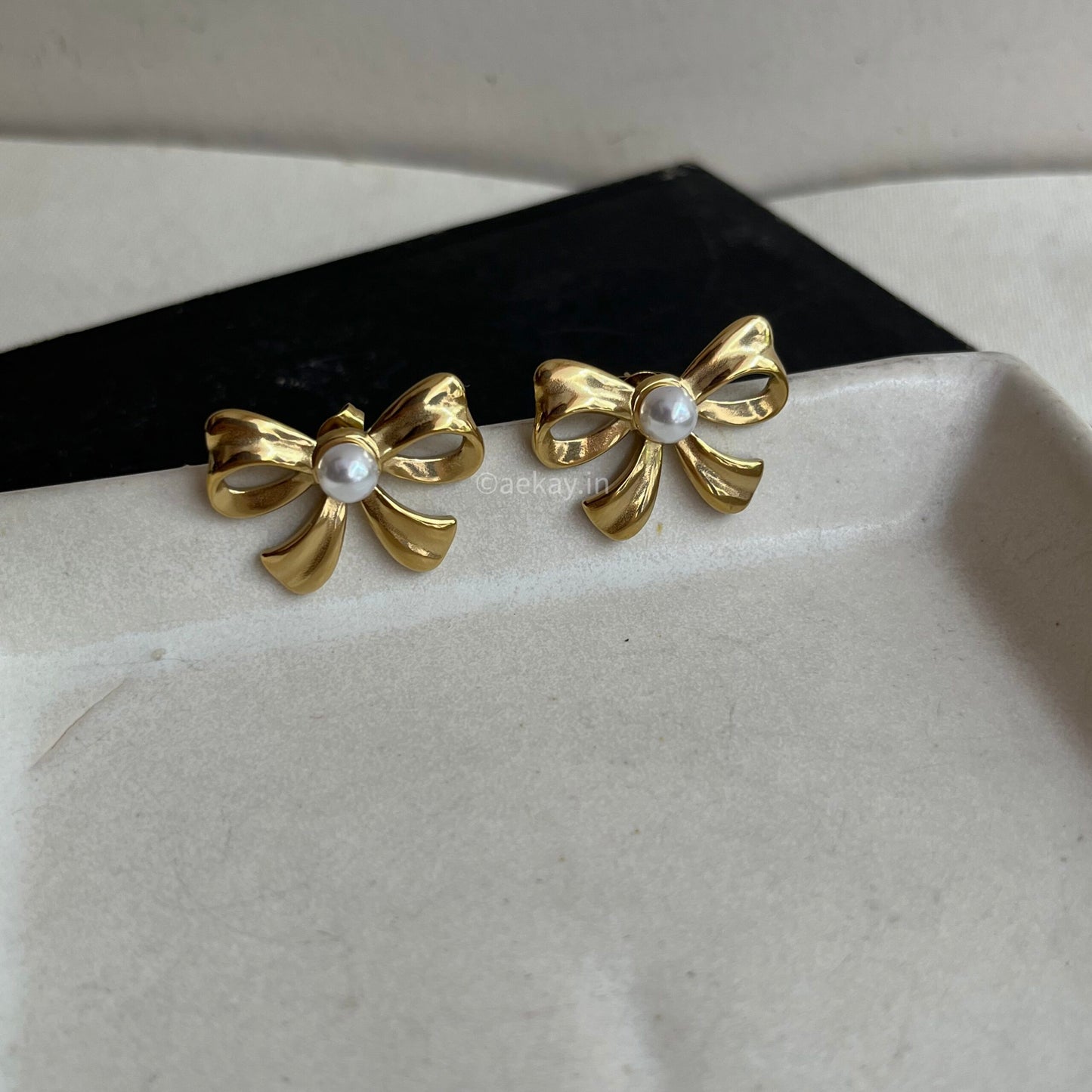Bow Pearl Earrings