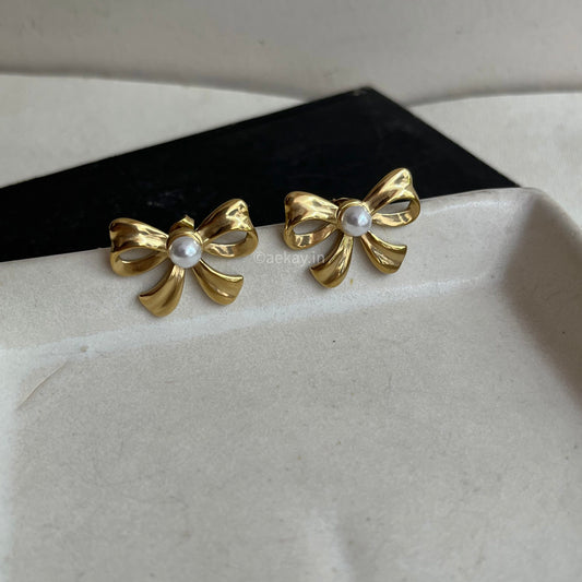Bow Pearl Earrings