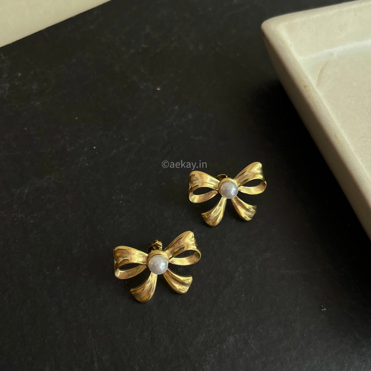 Bow Pearl Earrings
