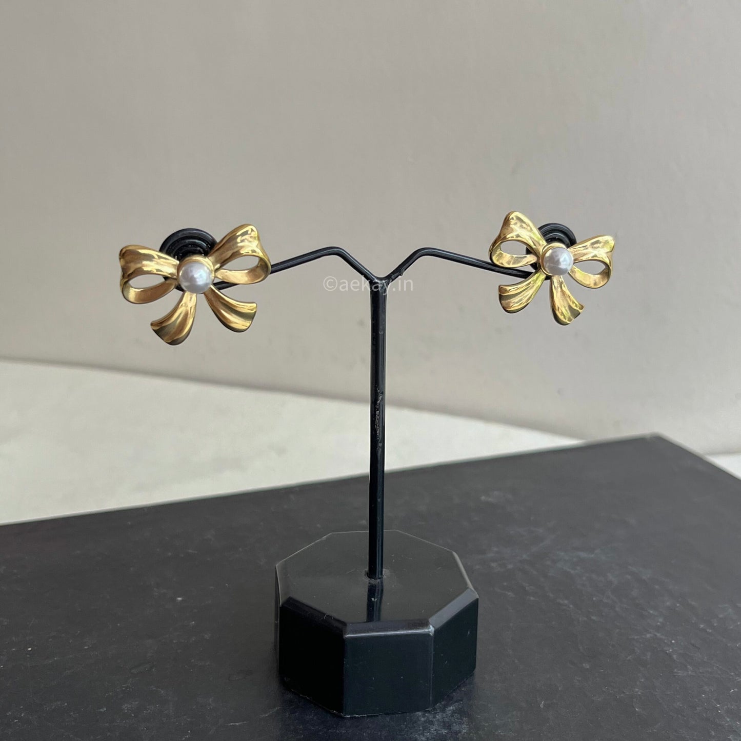 Bow Pearl Earrings