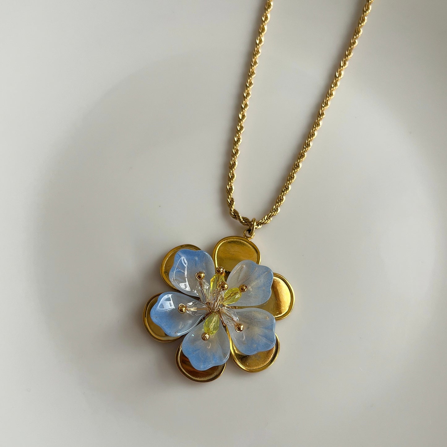 Flora Pendant Necklace
