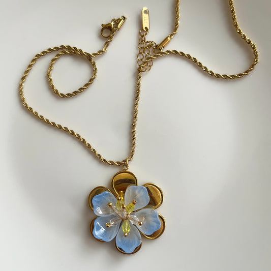 Flora Pendant Necklace