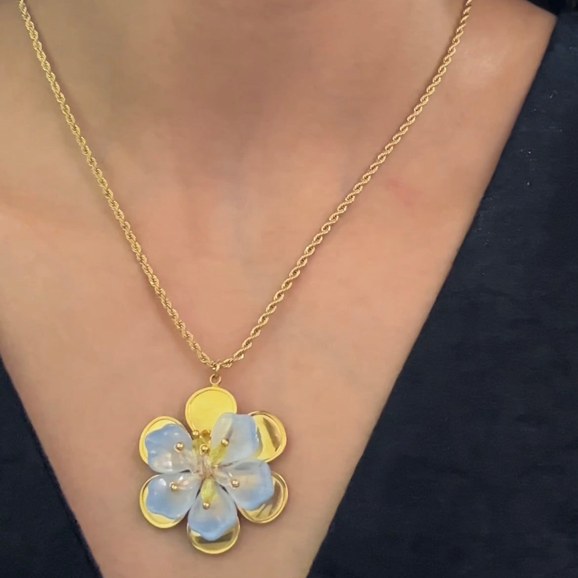 Flora Pendant Necklace