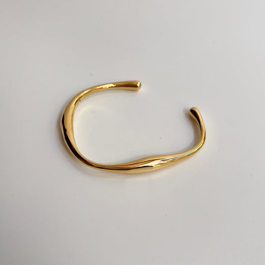 Leher Cuff
